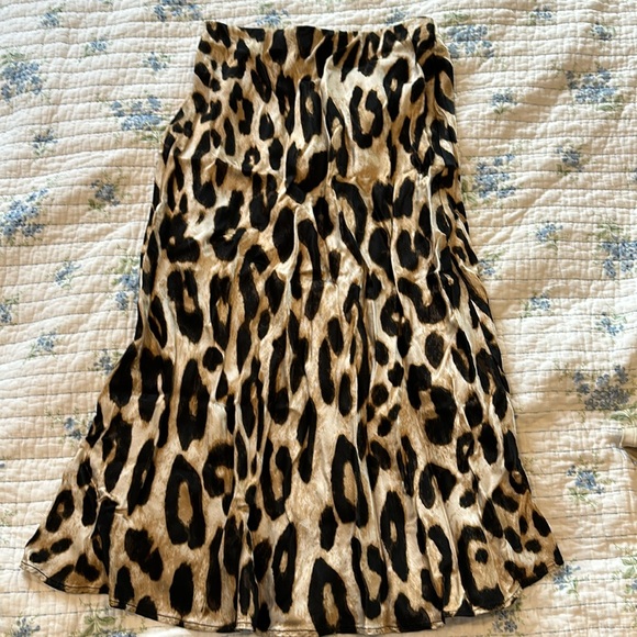 H&M cheetah print skirt - Picture 1 of 2